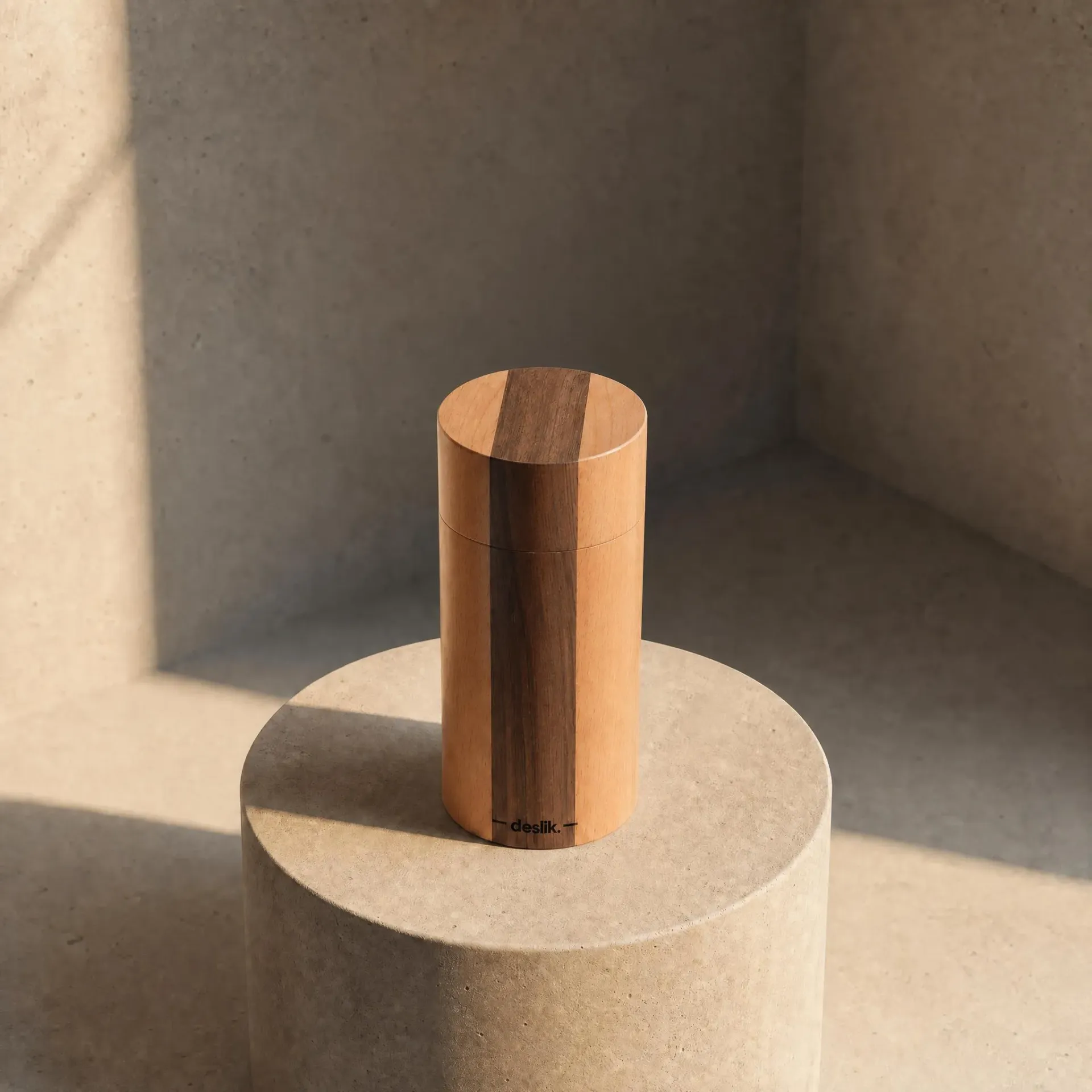 [GRI001] Spice Mill (Small, salt, Walnut-Beech)
